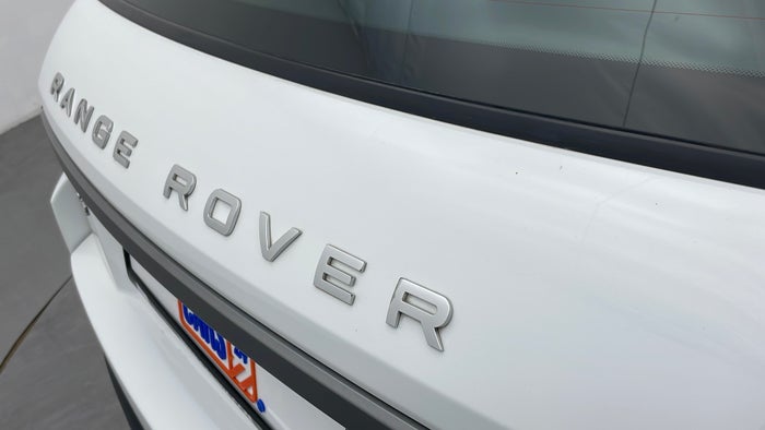 LAND ROVER RANGE ROVER EVOQUE-Monogram/Logo Rear Chrome Chipped