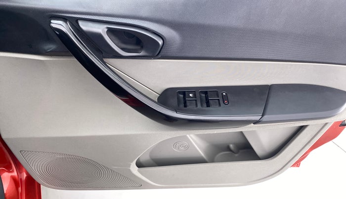2018 Tata Tiago XT 1.2 REVOTRON, Petrol, Manual, 44,300 km, Driver Side Door Panels Control