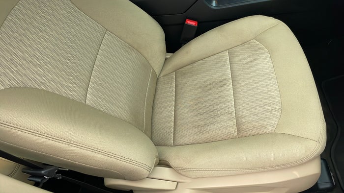 FORD EXPLORER-Seat RHS Front Faded