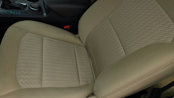 FORD EXPLORER-Seat LHS Front Faded