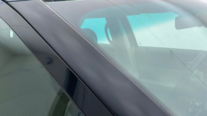 FORD EXPLORER-Pillar RHS A Scratch