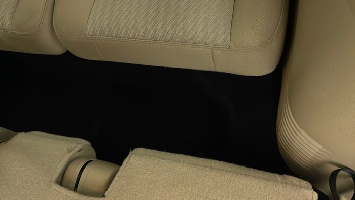 FORD EXPLORER-Flooring 3rd Row Mat missing/torn