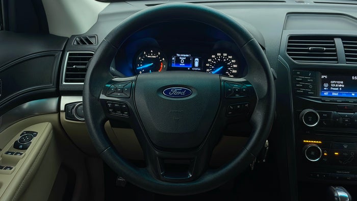 FORD EXPLORER-Steering Wheel Close-up