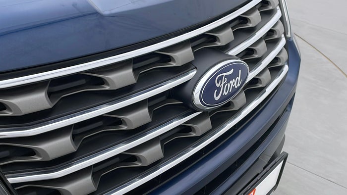 FORD EXPLORER-Grill Scratch