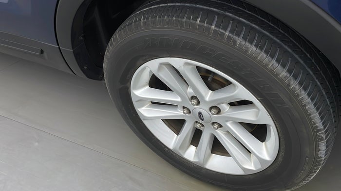 FORD EXPLORER-Alloy Wheel LHS Rear Scratch