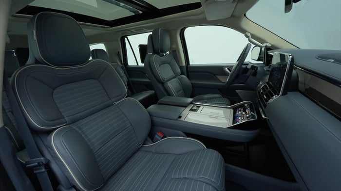 LINCOLN NAVIGATOR-Right Side Front Door Cabin View
