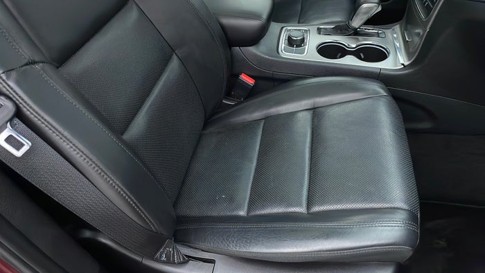 JEEP GRAND CHEROKEE-Seat RHS Front Faded