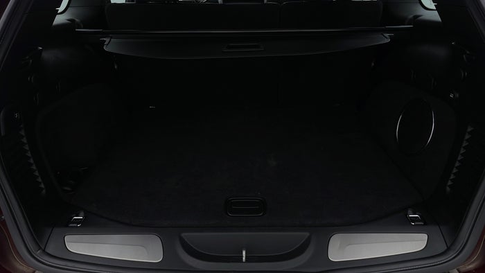 JEEP GRAND CHEROKEE-Boot Inside View