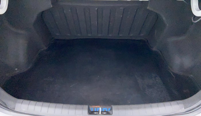 2014 Hyundai Xcent S 1.2 OPT, Petrol, Manual, 44,178 km, Boot Inside View