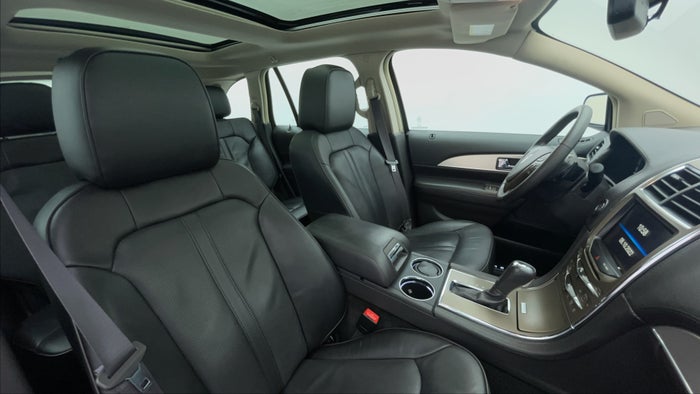 LINCOLN MKX-Right Side Front Door Cabin View