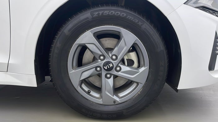 KIA K5-Right Front Tyre