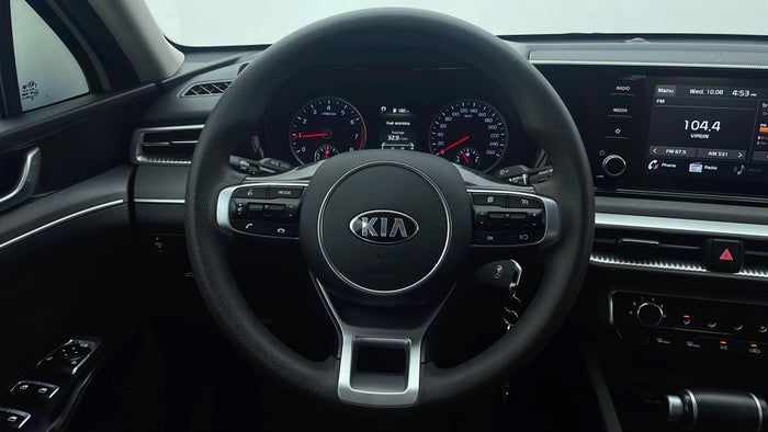 KIA K5-Steering Wheel Close-up