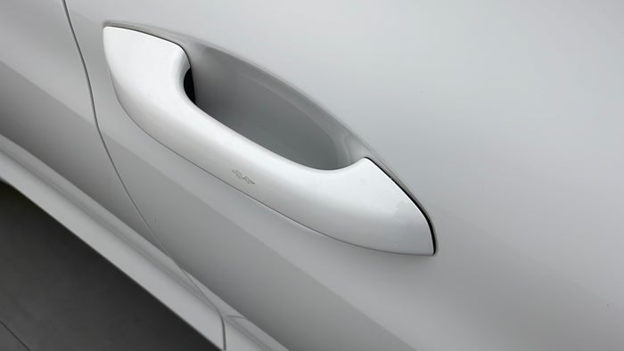 KIA K5-Door Handles RHS Front Scratch