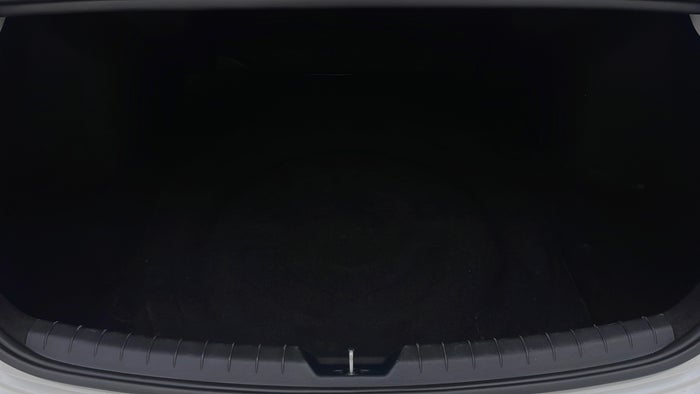 KIA K5-Boot Inside View
