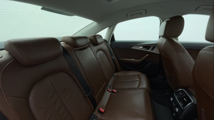AUDI A6-Right Side Door Cabin View