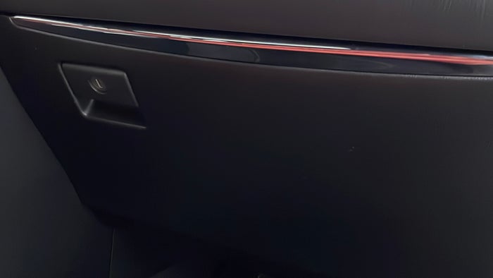 NISSAN PATROL-Dashboard Glove box Scratch