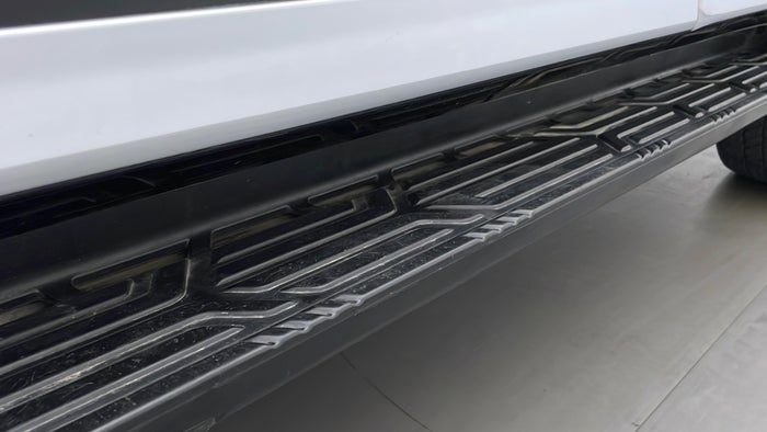 NISSAN PATROL-Running Board LHS Scratch
