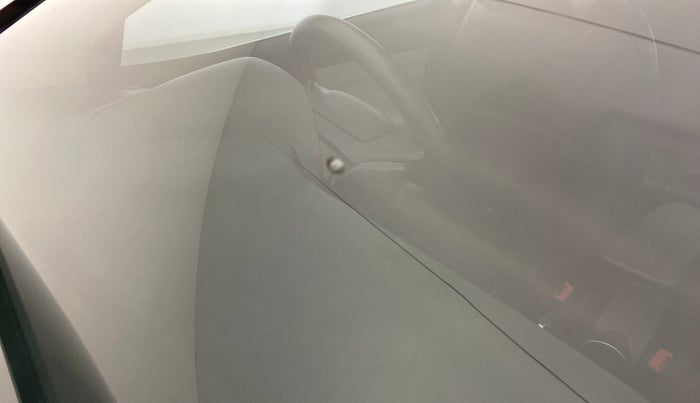 2018 Hyundai Verna 1.6 SX VTVT, Petrol, Manual, 77,903 km, Front windshield - Minor spot on windshield