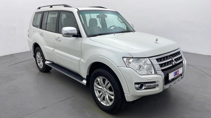 MITSUBISHI PAJERO-Right Front Diagonal (45- Degree) View