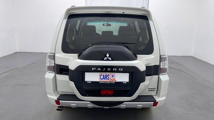 MITSUBISHI PAJERO-Back/Rear View