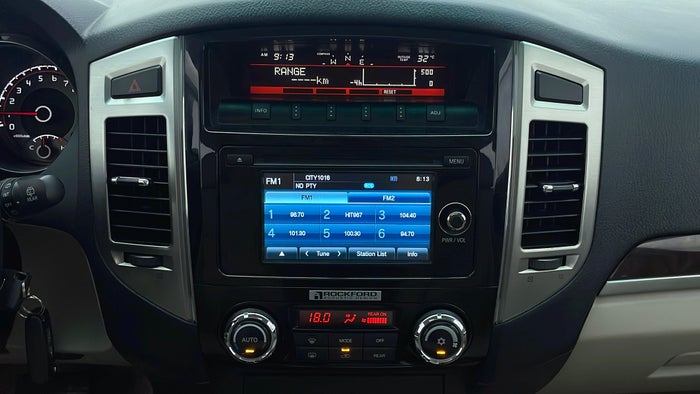 MITSUBISHI PAJERO-Center Console