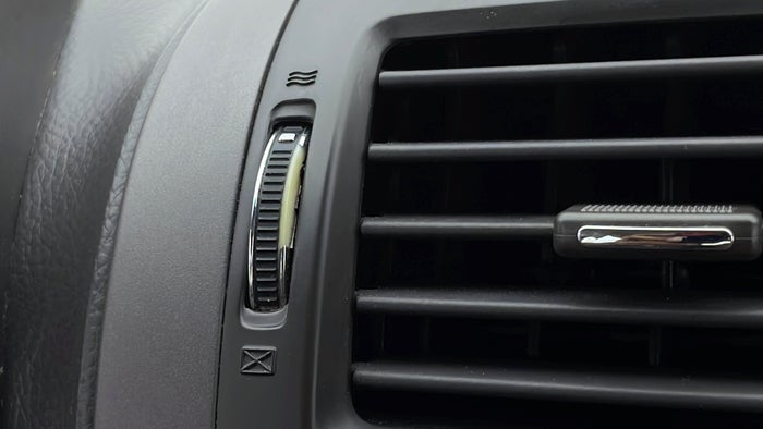 KIA MOHAVE-Dashboard Knob Chrome faded