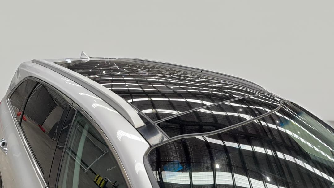 Roof/Sunroof View