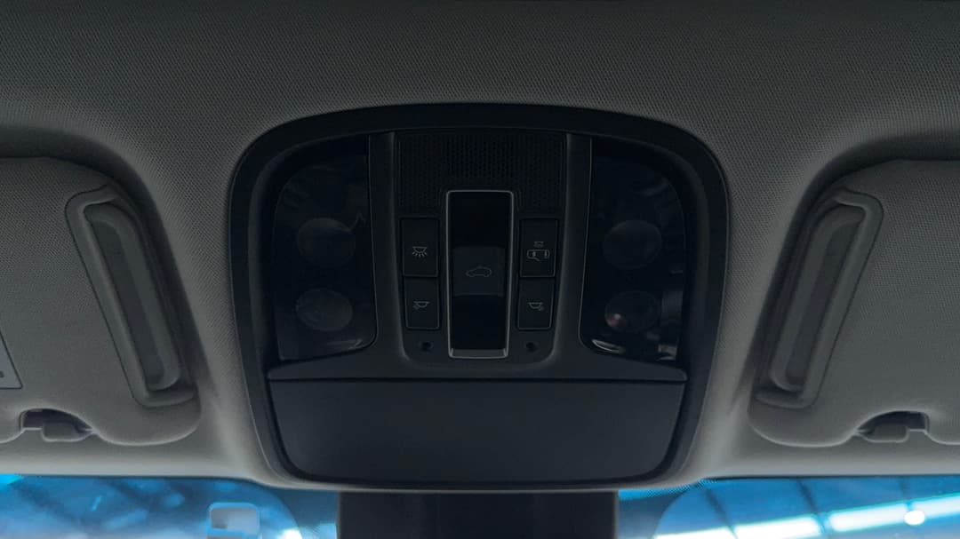 On-Roof Controls/Sunglass holder