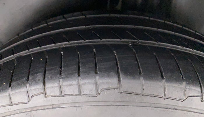 2016 Volkswagen Ameo HIGHLINE 1.5, Diesel, Manual, 92,961 km, Left Rear Tyre Tread