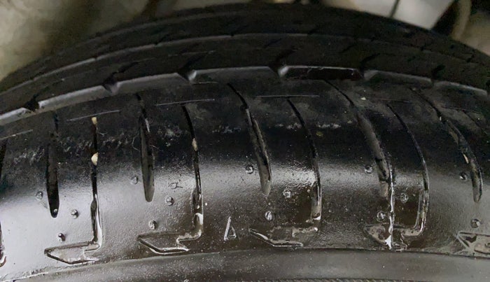 2022 Honda City ZX MT PETROL, Petrol, Manual, 4,995 km, Left Rear Tyre Tread