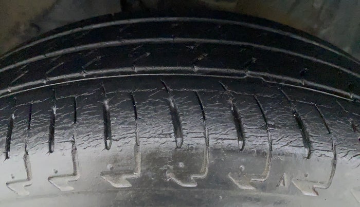 2017 Maruti IGNIS DELTA 1.2 K12 AMT, Petrol, Automatic, 22,182 km, Left Front Tyre Tread