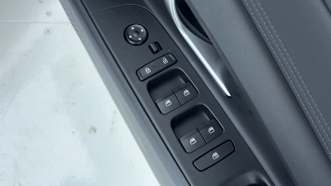 2022 Hyundai i30 Active, Automatic, 17752 km, Drivers Side Door Panel Controls