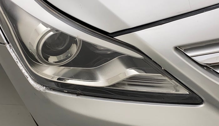 2017 Hyundai Verna 1.6 VTVT SX AT, Petrol, Automatic, 58,359 km, Right headlight - Minor scratches