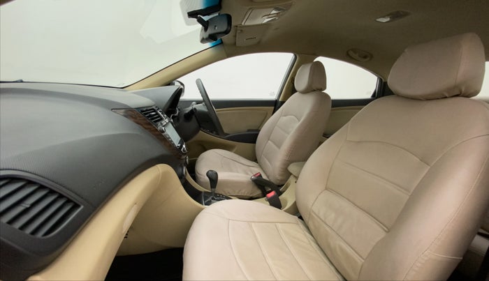 2017 Hyundai Verna 1.6 VTVT SX AT, Petrol, Automatic, 58,359 km, Right Side Front Door Cabin