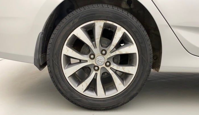 2017 Hyundai Verna 1.6 VTVT SX AT, Petrol, Automatic, 58,359 km, Right Rear Wheel