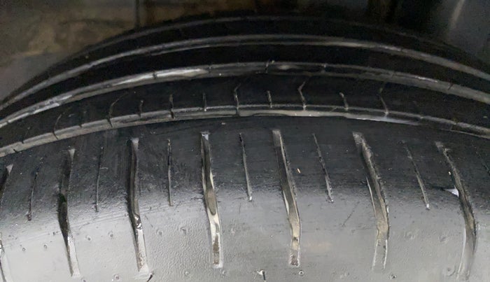 2017 Hyundai Elite i20 ASTA 1.2 (O), Petrol, Manual, 15,972 km, Left Rear Tyre Tread