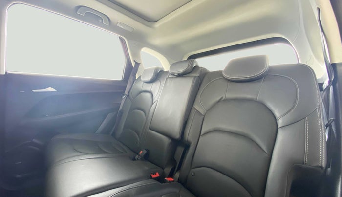 2019 MG HECTOR SHARP 2.0 DIESEL, Diesel, Manual, 30,823 km, Right Side Rear Door Cabin