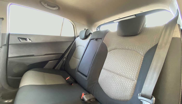 2015 Hyundai Creta 1.6 SX PLUS PETROL, Petrol, Manual, 67,684 km, Right Side Rear Door Cabin