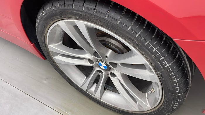 BMW 420I-Alloy Wheel LHS Rear Scratch