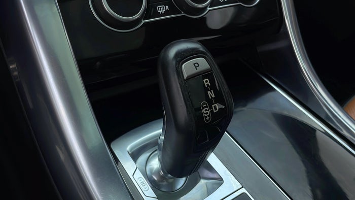 LAND ROVER RANGE ROVER SPORT-Gear lever Knob Scratch