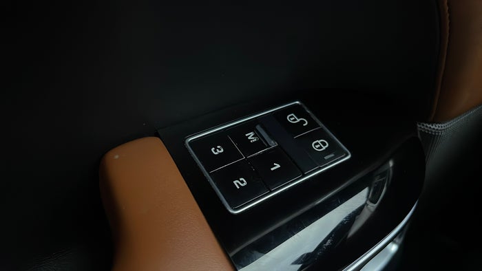 LAND ROVER RANGE ROVER SPORT-Door Interior LHS front Button Faded