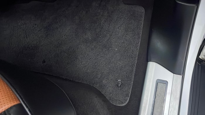 LAND ROVER RANGE ROVER SPORT-Flooring 2nd Row RHS Carpet torn/damaged