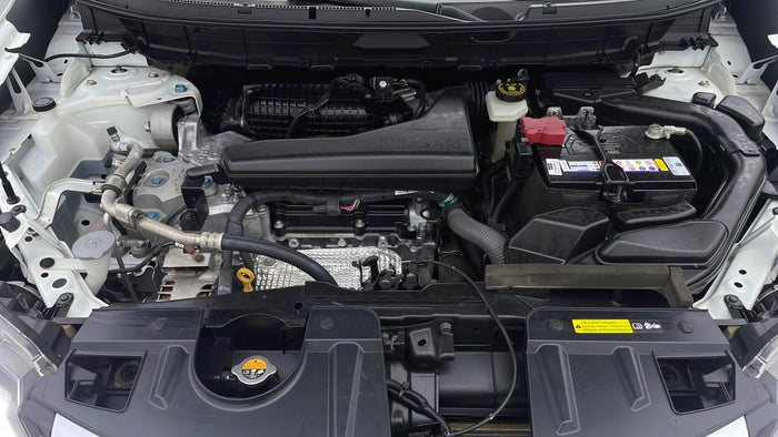 NISSAN X TRAIL-Engine Bonet View