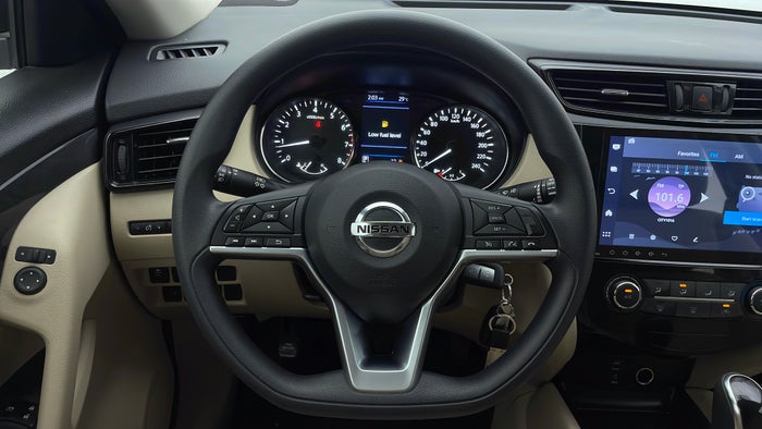 NISSAN X TRAIL-Steering Wheel Close-up