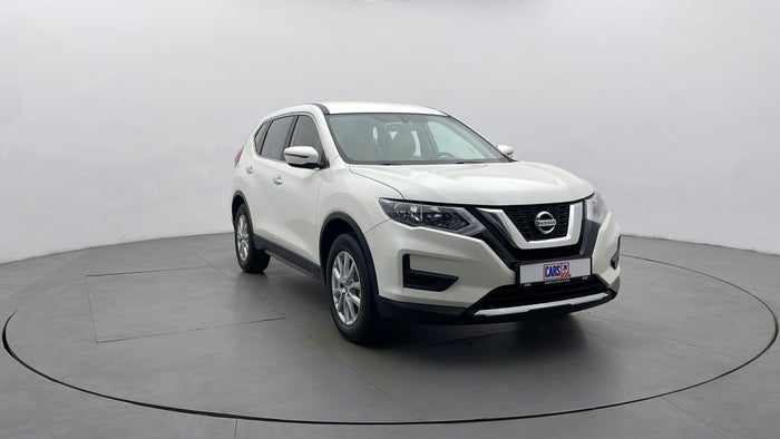 NISSAN X TRAIL-Right Front Diagonal (45- Degree) View