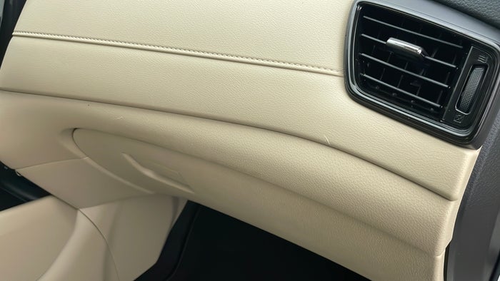 NISSAN X TRAIL-Dashboard Trim Scratch