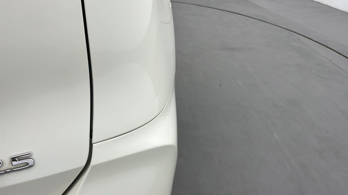 NISSAN X TRAIL-Quarter Panel RHS Dent