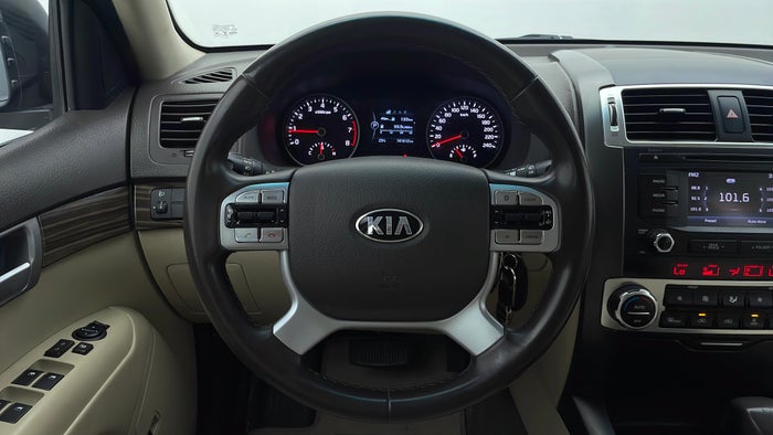 KIA MOHAVE-Steering Wheel Close-up