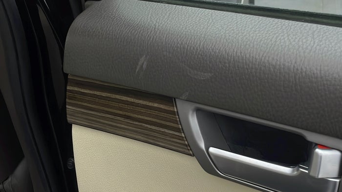 KIA MOHAVE-Door Interior RHS rear Scratch