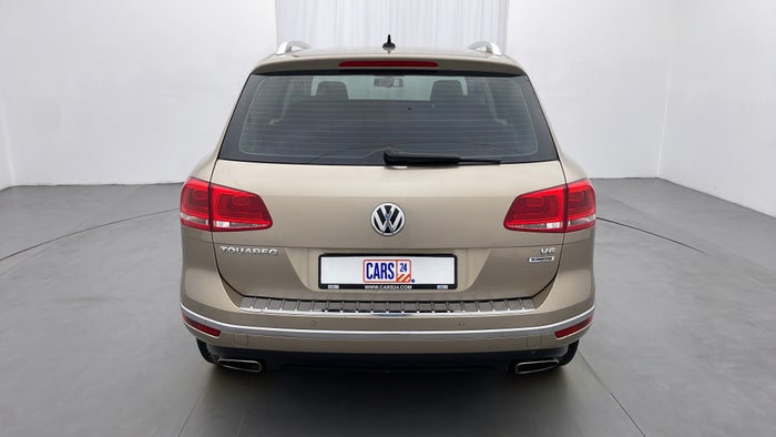 VOLKSWAGEN TOUAREG-Back/Rear View